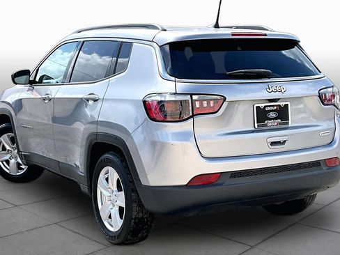Used 2022 Jeep Compass Latitude w/ Convenience Group FWD image 12