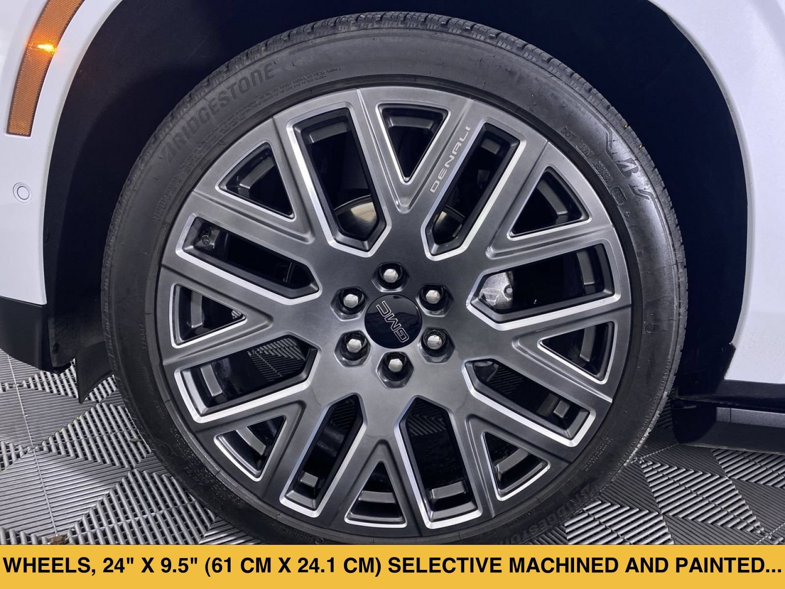 Certified 2026 GMC Yukon Denali Ultimate w/ LPO, Floor Liner Package AWD/4WD image 17