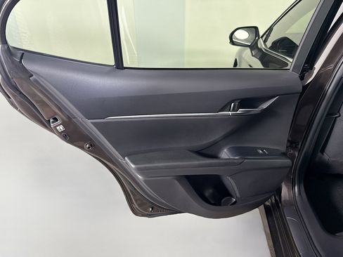 Used 2023 Toyota Camry XSE image 2