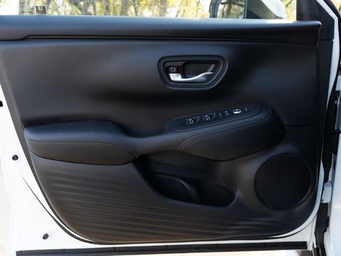 Certified 2025 Honda HR-V EX-L image 38