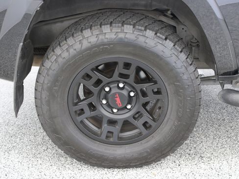 Used 2023 Toyota 4Runner SR5 Premium w/ Moonroof Package AWD/4WD image 6
