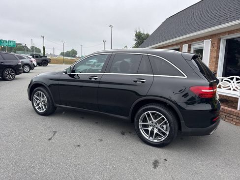 Used 2019 Mercedes-Benz GLC 300 4MATIC image 12