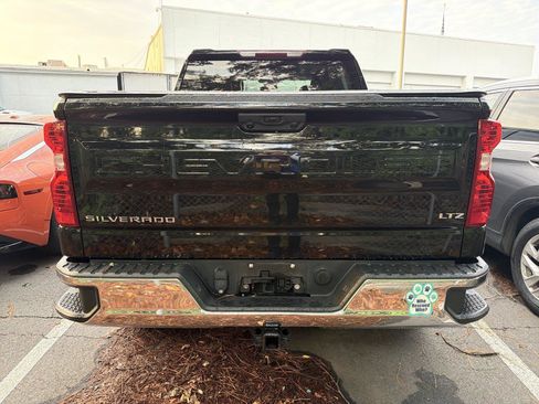 Used 2023 Chevrolet Silverado 1500 LT AWD/4WD image 5