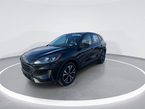 Used 2022 Ford Escape SE w/ SE Sport Appearance Package image 4