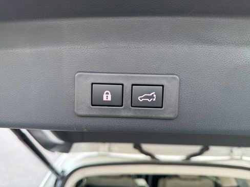 Certified 2025 Subaru Ascent Premium image 19