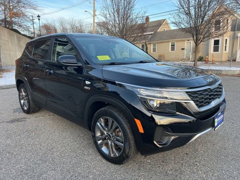 Certified 2023 Kia Seltos LX image 7