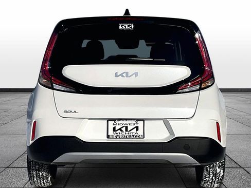 Used 2025 Kia Soul LX w/ LX Technology Package image 4