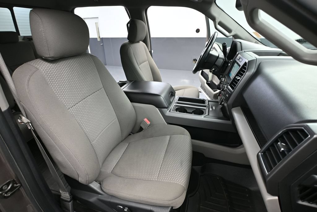 Used 2018 Ford F150 XLT w/ Equipment Group 302A Luxury AWD/4WD image 40