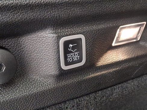 Used 2023 Jeep Grand Cherokee L Summit AWD/4WD image 30