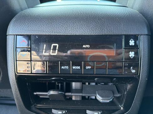 Used 2024 Jeep Grand Cherokee L Limited w/ Luxury Tech Group II AWD/4WD image 27