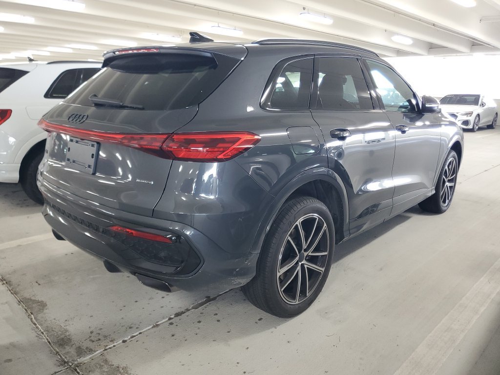 Used 2026 Audi Q5 Premium Plus w/ Premium Plus AWD/4WD image 3