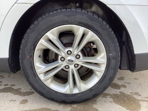 Used 2018 Ford Taurus SE image 7