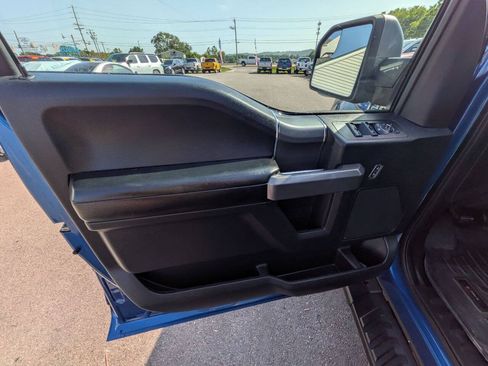 Used 2017 Ford F150 XLT w/ Equipment Group 302A Luxury AWD/4WD image 18