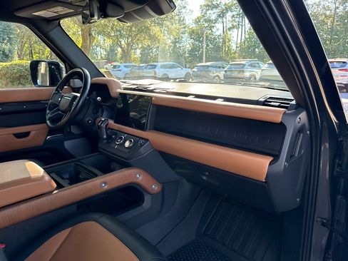 Used 2023 Land Rover Defender 130 X image 18