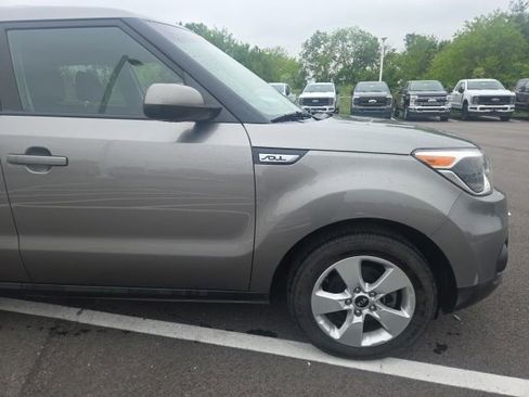 Used 2017 Kia Soul FWD image 4