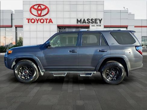 Used 2018 Toyota 4Runner SR5 image 6