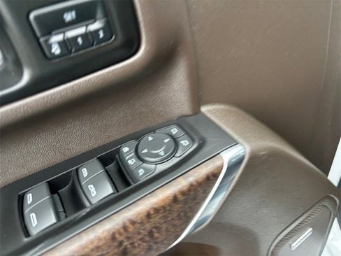 Certified 2022 GMC Sierra 3500 Denali image 24