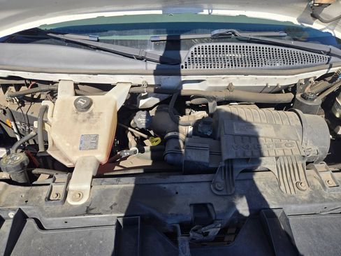 Used 2016 GMC Savana 3500 LS image 29