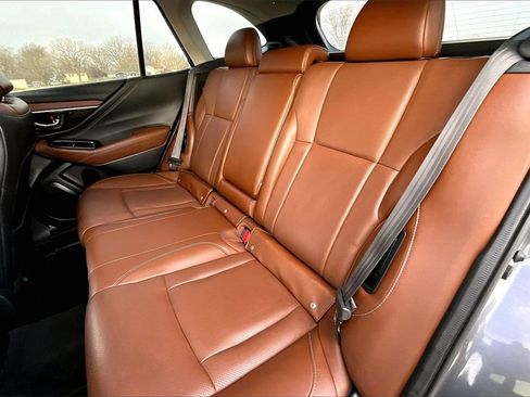 Used 2022 Subaru Outback Touring w/ Popular Package #2 image 23