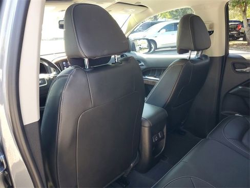 Certified 2022 GMC Canyon Denali image 11