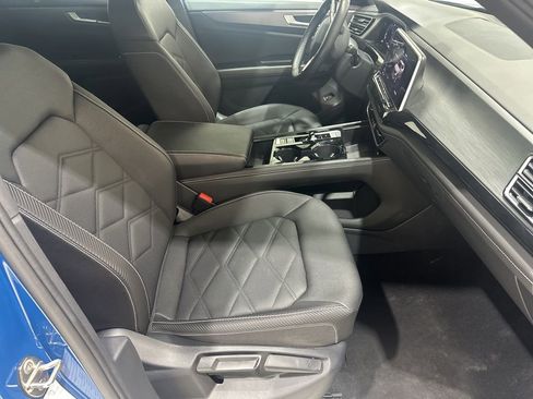 Used 2025 Volkswagen Atlas Cross Sport SE image 24