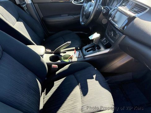 Used 2019 Nissan Sentra SV image 9