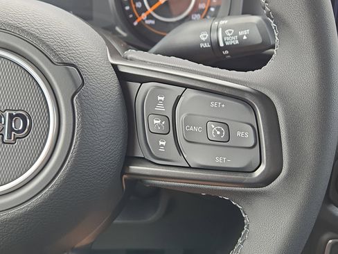 New 2025 Jeep Gladiator Sport image 24