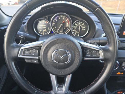 Used 2018 MAZDA MX-5 Miata RF Grand Touring image 10