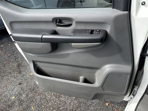 Used 2014 Nissan NV 3500 SV image 22