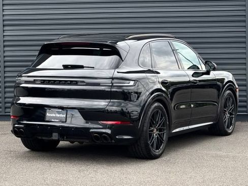 Used 2026 Porsche Cayenne GTS AWD/4WD image 7