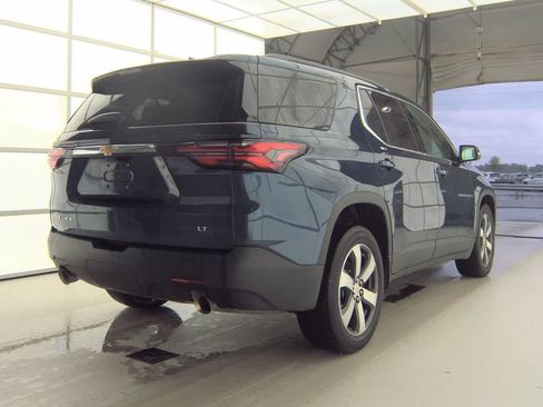 Used 2023 Chevrolet Traverse LT w/ LT Premium Package AWD/4WD image 5
