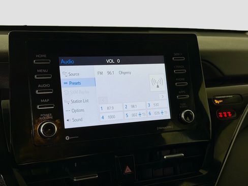 Used 2024 Toyota Camry SE image 16