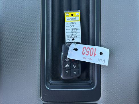 Used 2025 GMC Hummer EV 2X w/ LPO, Sport Package image 31
