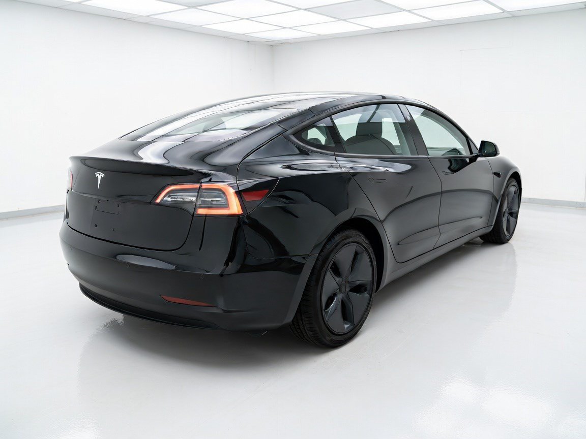 Used 2018 Tesla Model 3 RWD image 4
