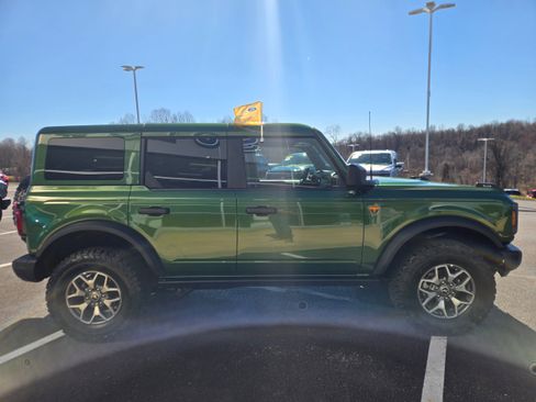 Used 2025 Ford Bronco Badlands image 4