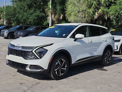 Certified 2024 Kia Sportage LX AWD/4WD image 2