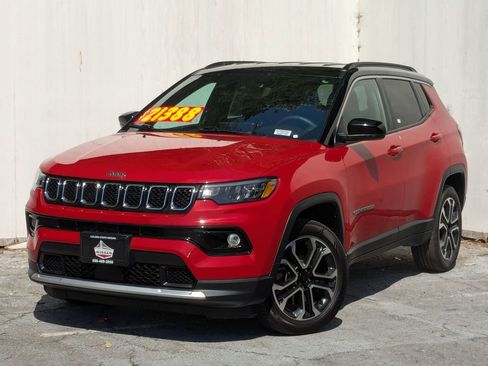 Used 2023 Jeep Compass Limited image 2