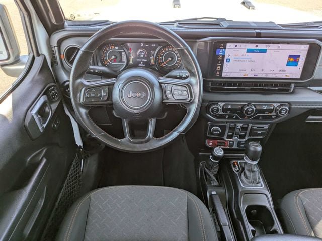Used 2024 Jeep Gladiator Mojave AWD/4WD image 16