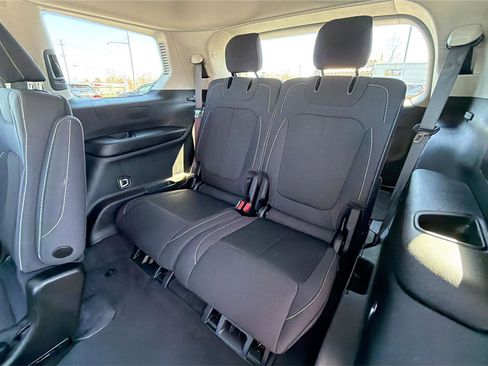 Used 2023 Jeep Grand Cherokee L Laredo AWD/4WD image 36