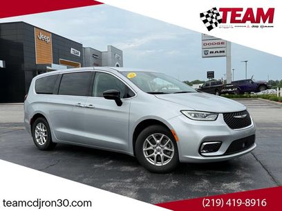 Used 2024 Chrysler Pacifica Touring-L