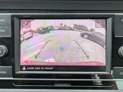 Used 2020 Volkswagen Jetta SE w/ SE Cold Weather Package FWD image 27