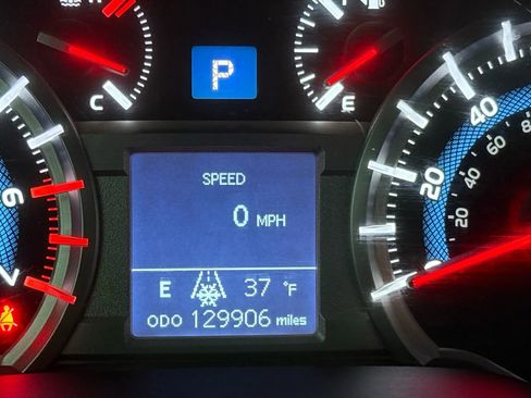 Used 2018 Toyota 4Runner TRD Off-Road image 43