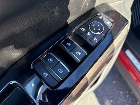 Used 2022 Nissan Pathfinder Platinum w/ Cargo Package image 11