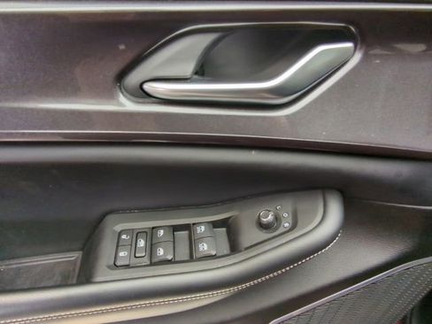 Used 2022 Jeep Grand Cherokee Laredo w/ Luxury Tech Group I image 25