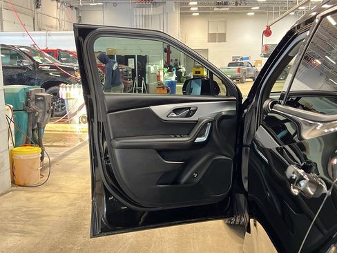 Used 2022 Chevrolet Blazer LT image 9