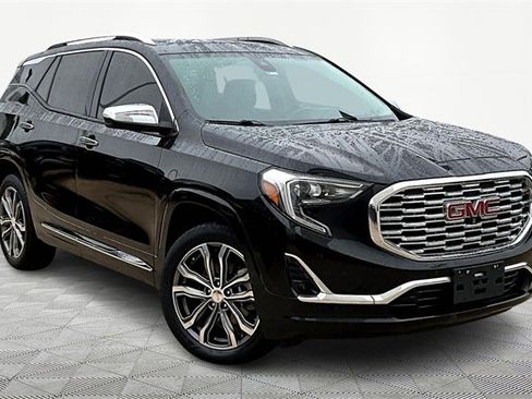 Used 2019 GMC Terrain Denali w/ Advanced Safety Package image 11