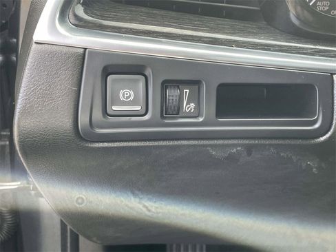 Used 2020 Cadillac XT5 Premium Luxury image 18