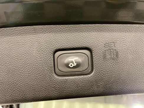 Used 2022 Ford Edge SEL w/ Convenience Package image 27