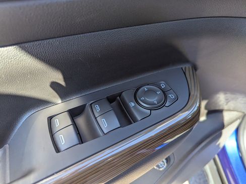 Certified 2023 GMC Acadia SLE w/ Driver Convenience Package image 30