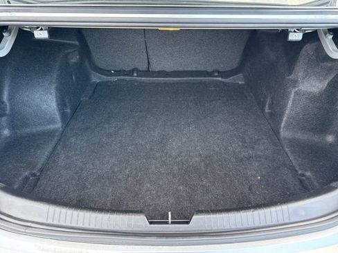 Used 2018 Chevrolet Malibu LT image 14